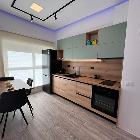 Sunflower Apartment Тирана Экстерьер фото