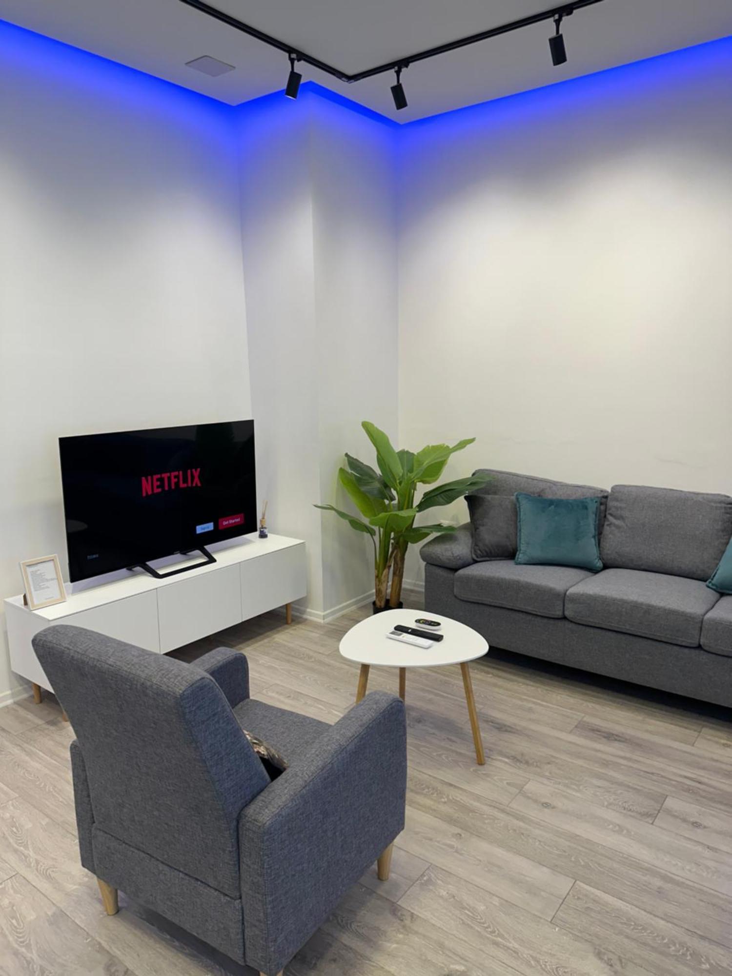 Sunflower Apartment Тирана Экстерьер фото