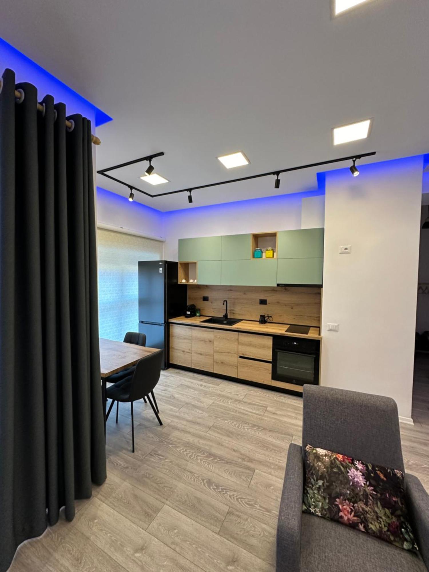 Sunflower Apartment Тирана Экстерьер фото