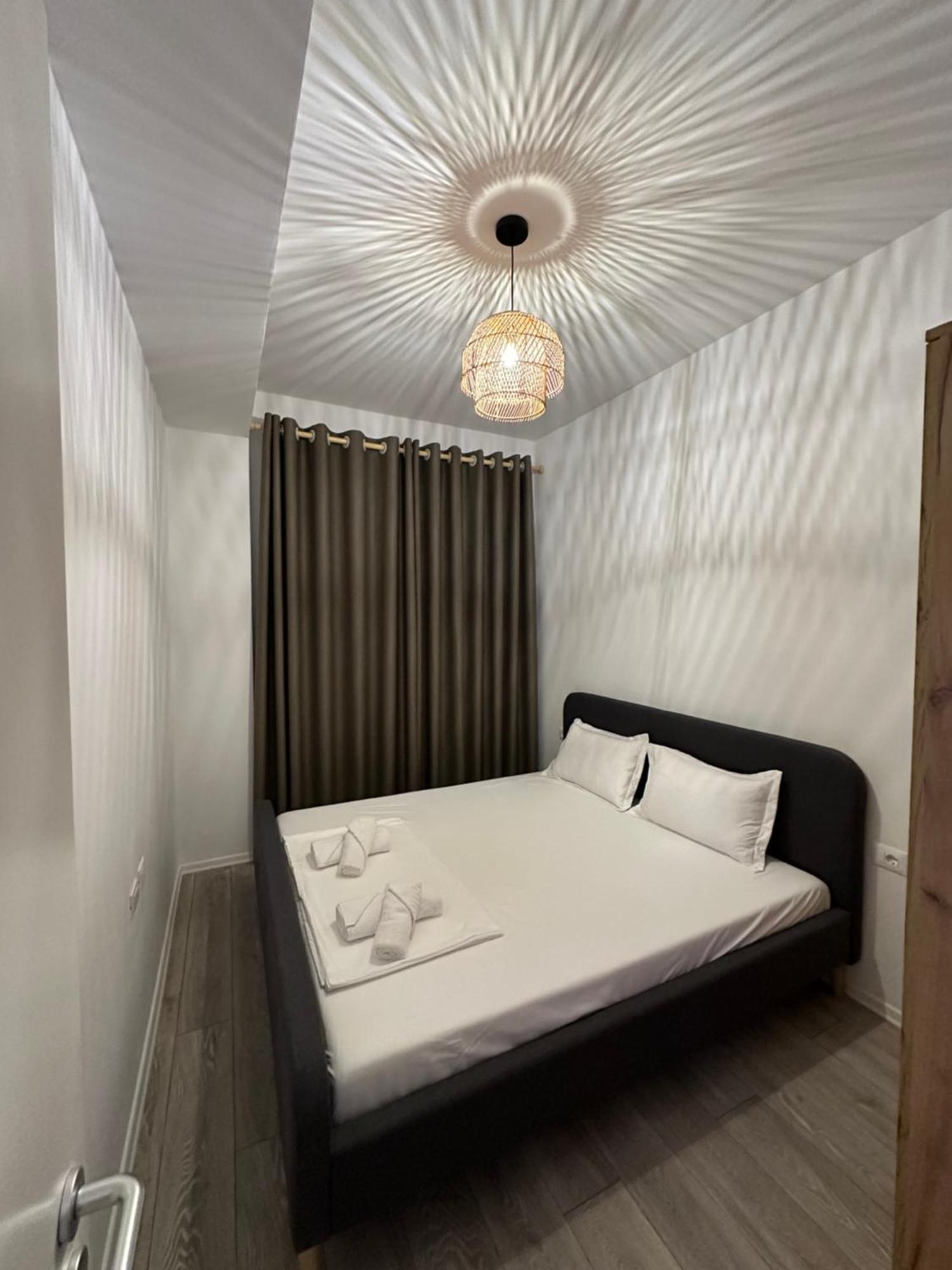 Sunflower Apartment Тирана Экстерьер фото